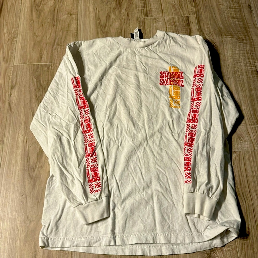 Size medium SpongeBob, Santa Cruz, long sleeve T-shirt